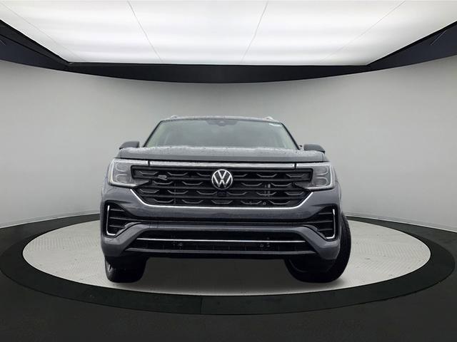 new 2025 Volkswagen Atlas car, priced at $55,555