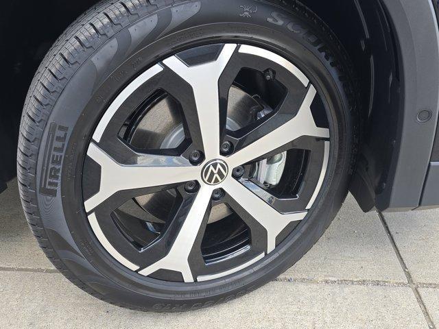 new 2025 Volkswagen Tiguan car, priced at $36,571