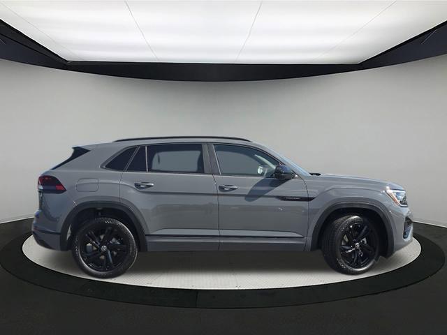 new 2026 Volkswagen Atlas Cross Sport car, priced at $51,725