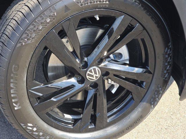 new 2026 Volkswagen Atlas Cross Sport car, priced at $51,725