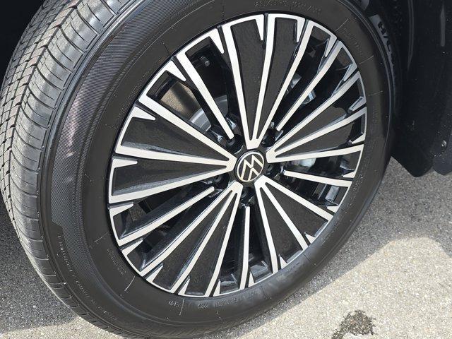 new 2025 Volkswagen Tiguan car, priced at $32,120