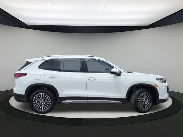 new 2025 Volkswagen Tiguan car, priced at $32,120