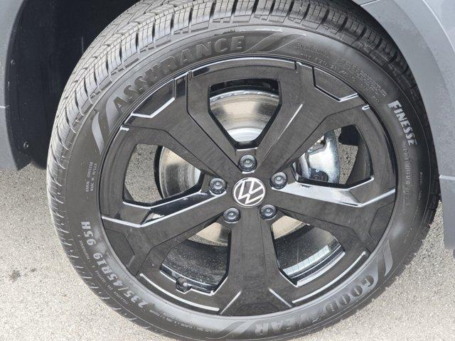 new 2025 Volkswagen Taos car, priced at $36,524