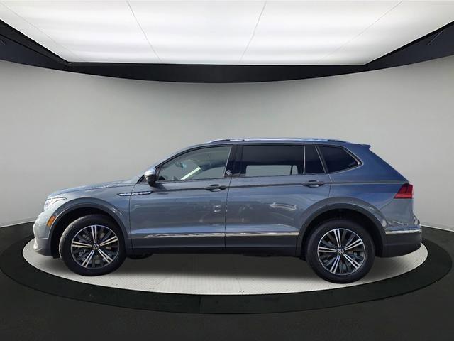 new 2024 Volkswagen Tiguan car, priced at $31,558