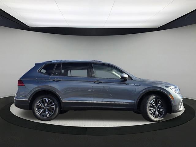 new 2024 Volkswagen Tiguan car, priced at $31,558