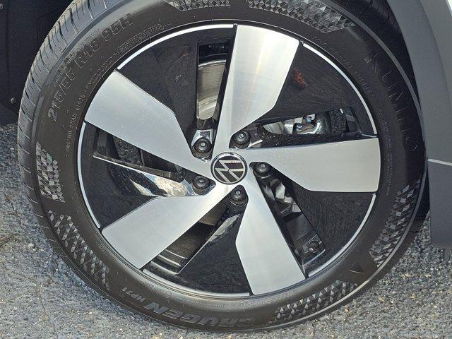 new 2025 Volkswagen Taos car, priced at $28,290
