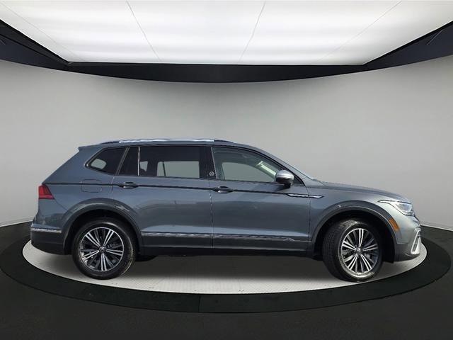 new 2024 Volkswagen Tiguan car, priced at $33,924