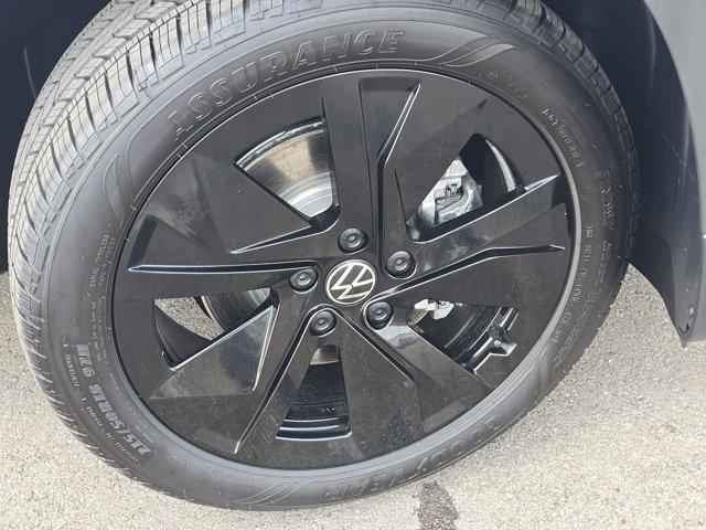 new 2025 Volkswagen Taos car, priced at $32,090