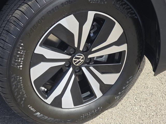 new 2026 Volkswagen Atlas Cross Sport car, priced at $41,705