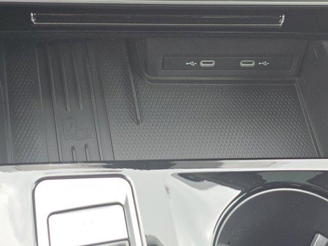 new 2025 Volkswagen Atlas car, priced at $50,336
