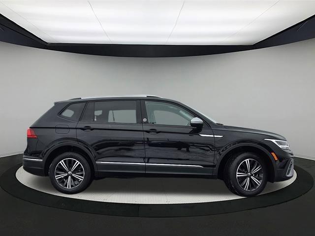 new 2024 Volkswagen Tiguan car, priced at $33,917