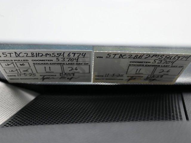 used 2021 Toyota Highlander car, priced at $24,499