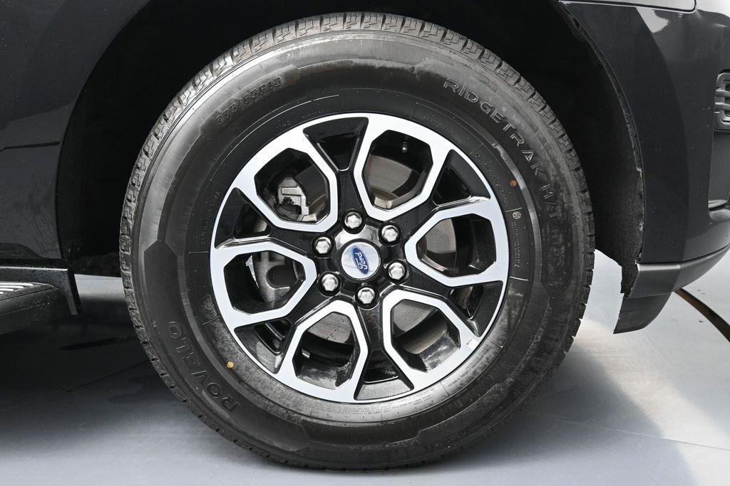 used 2024 Ford Expedition car, priced at $39,499