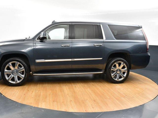 used 2020 Cadillac Escalade ESV car, priced at $33,999