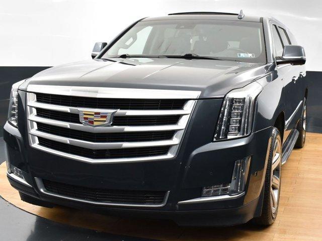 used 2020 Cadillac Escalade ESV car, priced at $33,999