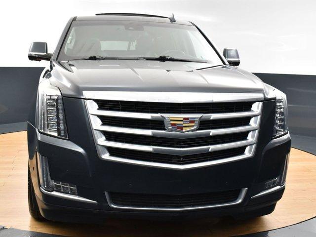 used 2020 Cadillac Escalade ESV car, priced at $33,999