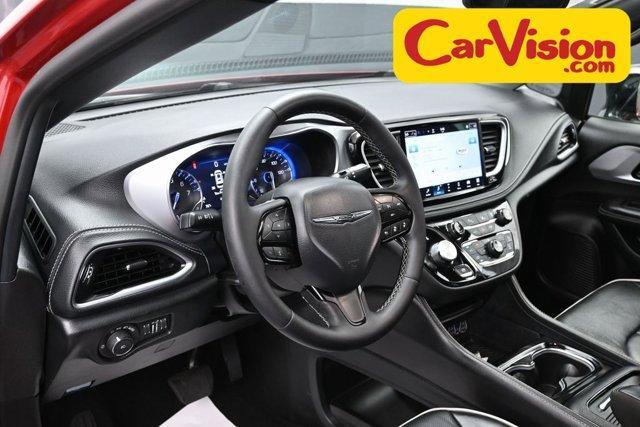 used 2025 Chrysler Pacifica car, priced at $34,999