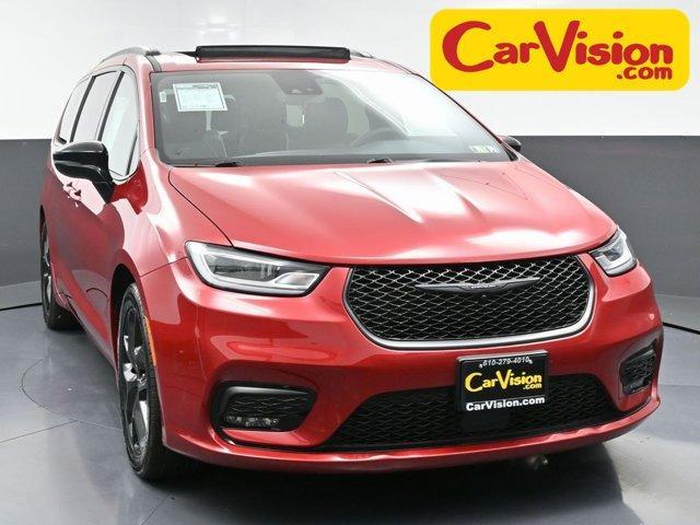 used 2025 Chrysler Pacifica car, priced at $34,999