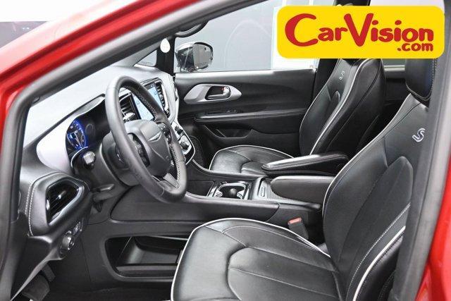 used 2025 Chrysler Pacifica car, priced at $34,999