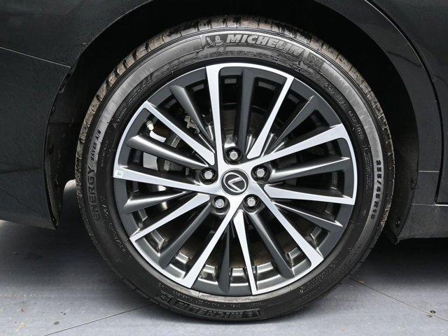 used 2024 Lexus ES 300h car, priced at $35,999