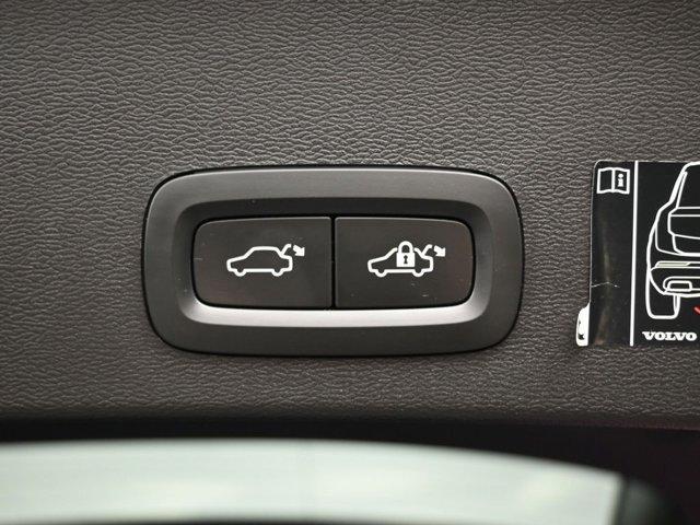 used 2019 Volvo XC40 car, priced at $19,499
