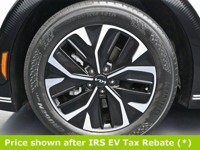 used 2022 Kia EV6 car, priced at $19,999