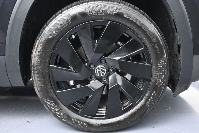 used 2024 Volkswagen Atlas Cross Sport car, priced at $33,999