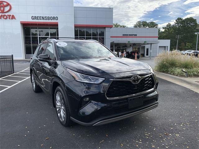used 2022 Toyota Highlander car, priced at $43,799