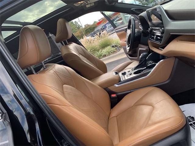 used 2022 Toyota Highlander car, priced at $43,799