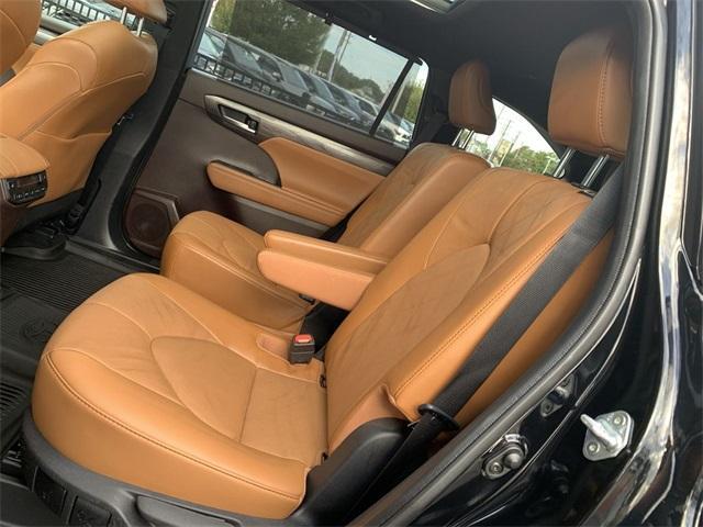 used 2022 Toyota Highlander car, priced at $43,799