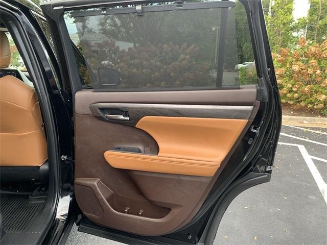 used 2022 Toyota Highlander car, priced at $43,799