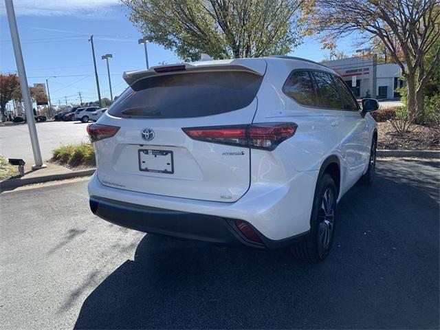 used 2020 Toyota Highlander Hybrid car, priced at $26,499