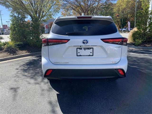 used 2020 Toyota Highlander Hybrid car, priced at $26,499