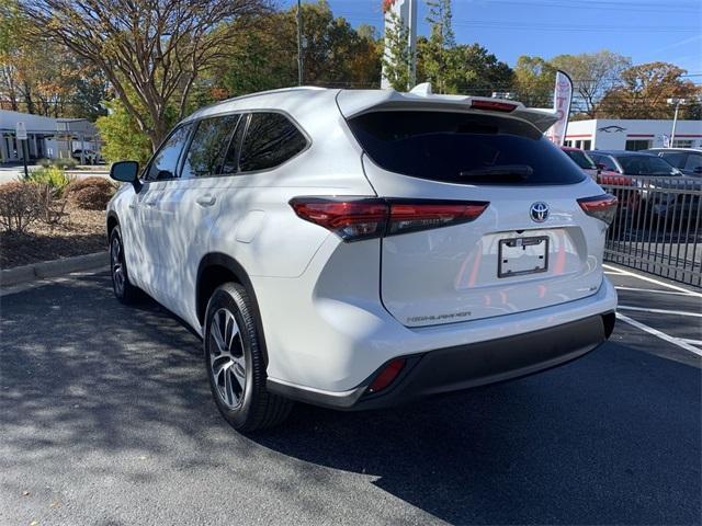 used 2020 Toyota Highlander Hybrid car, priced at $26,499