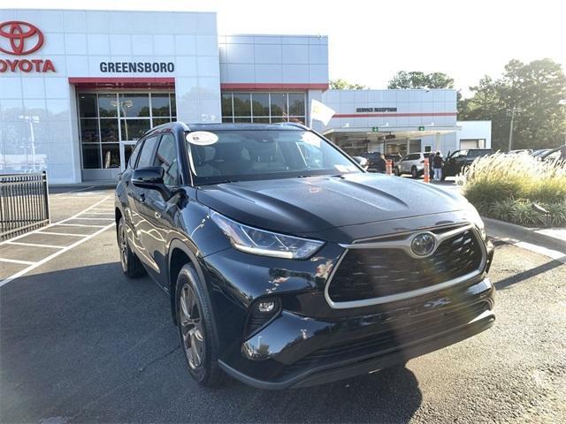 used 2023 Toyota Highlander Hybrid car, priced at $40,999