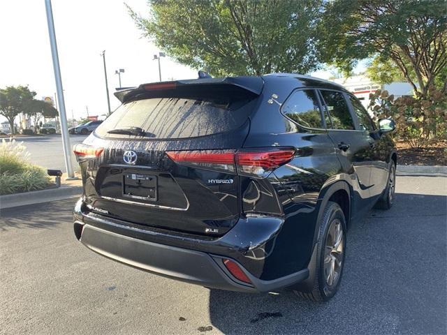 used 2023 Toyota Highlander Hybrid car, priced at $40,999