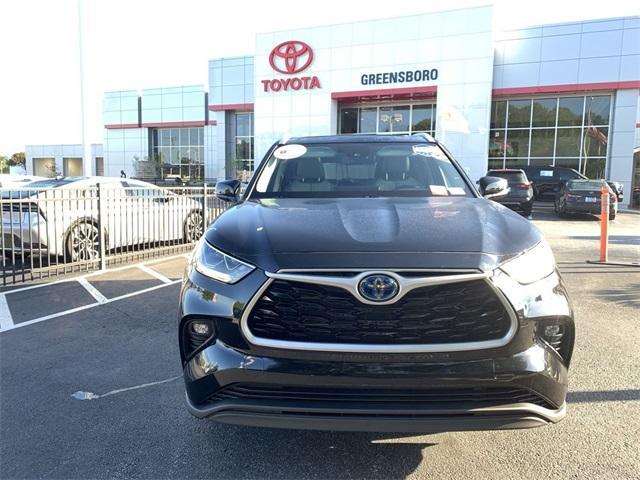 used 2023 Toyota Highlander Hybrid car, priced at $40,999