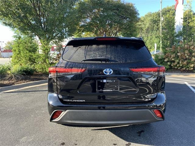 used 2023 Toyota Highlander Hybrid car, priced at $40,999