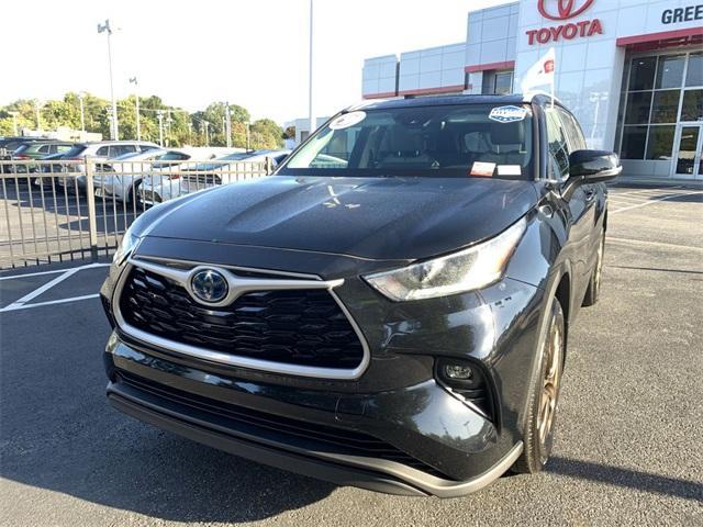 used 2023 Toyota Highlander Hybrid car, priced at $40,999