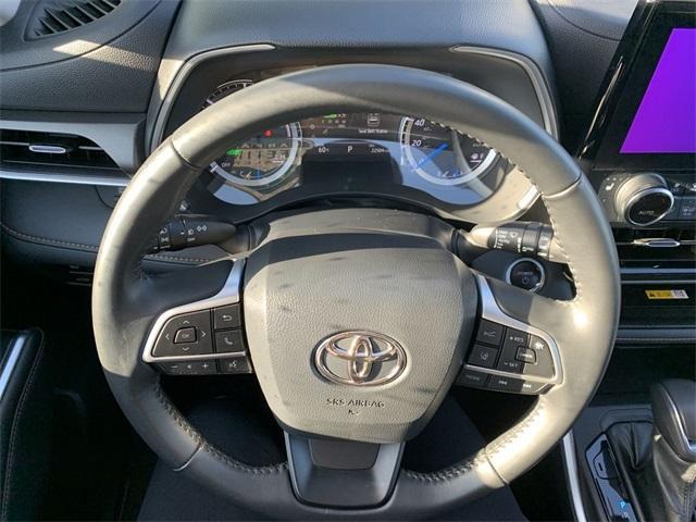used 2023 Toyota Highlander Hybrid car, priced at $40,999