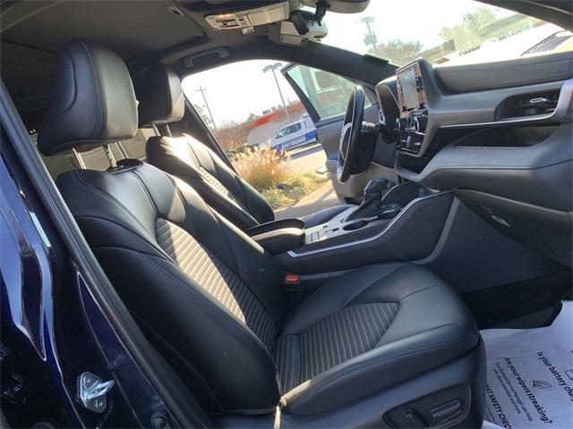 used 2022 Toyota Highlander car, priced at $34,561