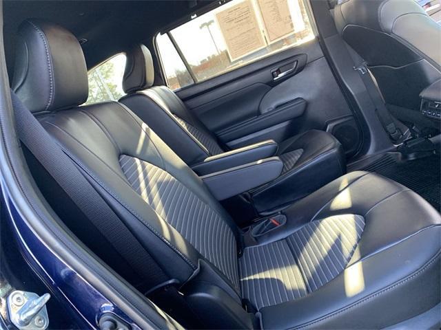 used 2022 Toyota Highlander car, priced at $34,561
