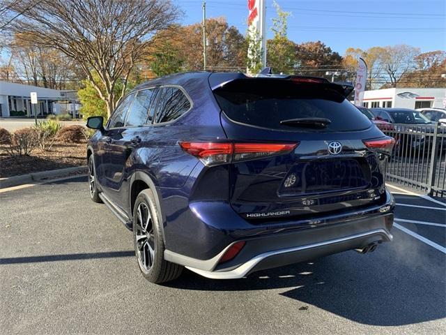 used 2022 Toyota Highlander car, priced at $34,561