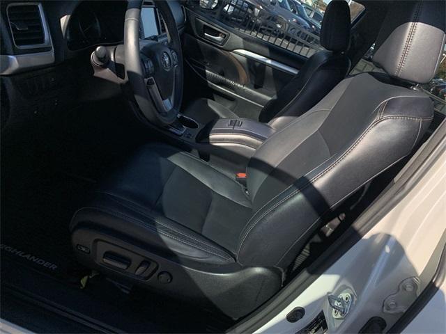 used 2016 Toyota Highlander car, priced at $19,399