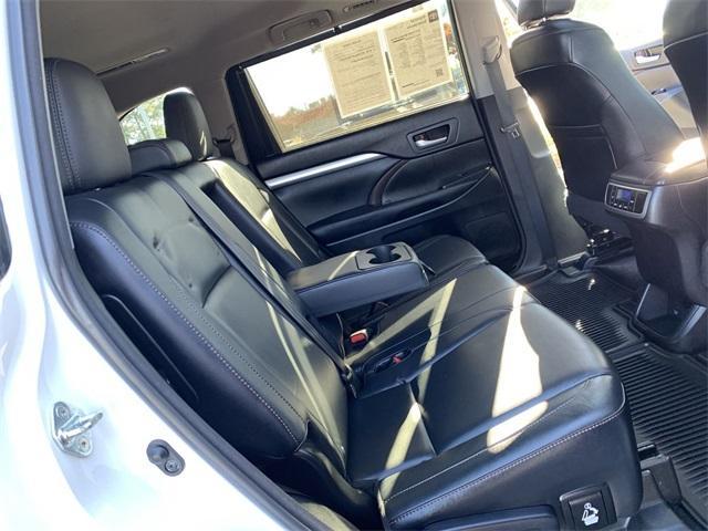 used 2016 Toyota Highlander car, priced at $19,399