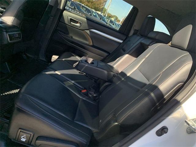 used 2016 Toyota Highlander car, priced at $19,399