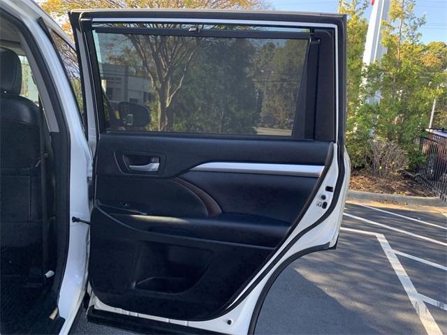 used 2016 Toyota Highlander car, priced at $19,399