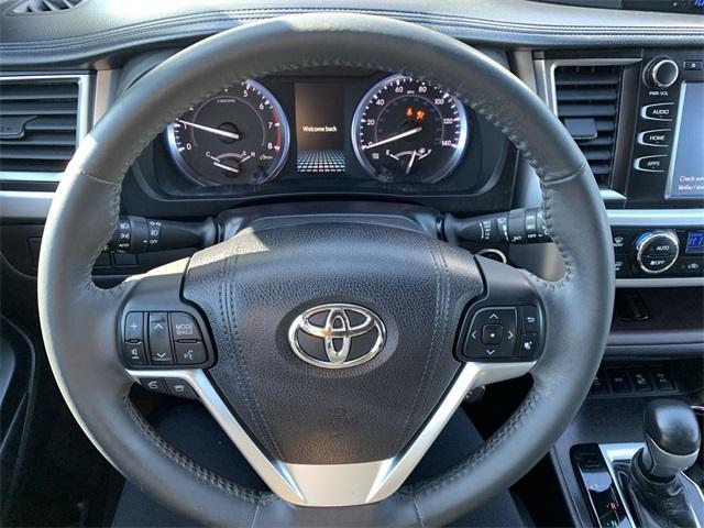 used 2016 Toyota Highlander car, priced at $19,399