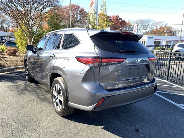 used 2023 Toyota Highlander car, priced at $37,906