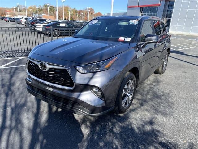 used 2023 Toyota Highlander car, priced at $37,906